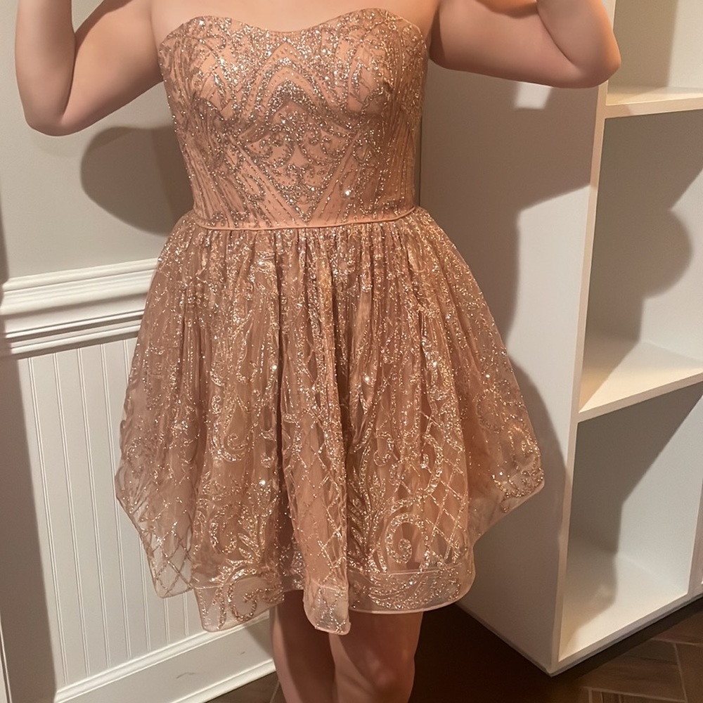 short rose gold sleeveless sparkly layered dance dress size 8